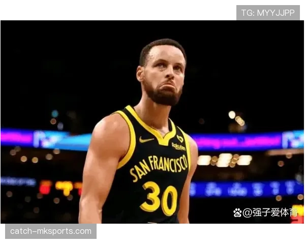 无球跑位牵制库里 提升队友三分命中